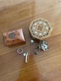 Porta gioie in legno lavorate