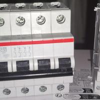 ABB Magnetotermico C32 4p con contatto ausiliario 