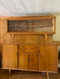 CREDENZA VINTAGE CON VETRINA DECORATA - 170x180cm