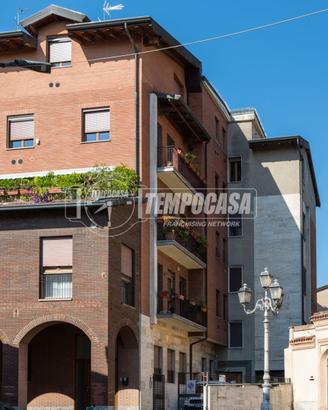 IN PIENO CENTRO - BILOCALE COMPLETAMENTE RISTRUTTU