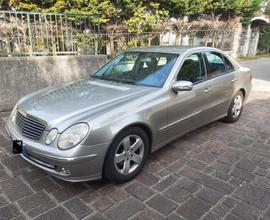 MERCEDES Classe E (W/S210) - 2004