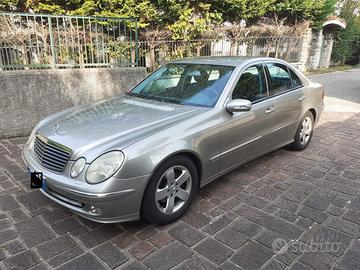 MERCEDES Classe E (W/S210) - 2004