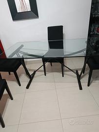 tavolo in cristallo più sedie