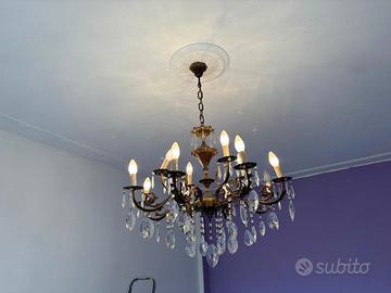 lampadari antichi con gocce di cristallo