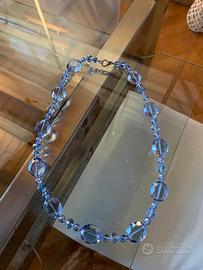 Collana di cristalli color azzurro cielo