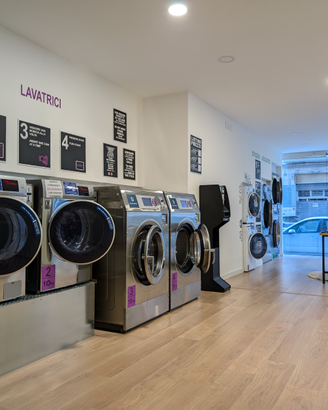 Attività commerciale - lavanderia self-service