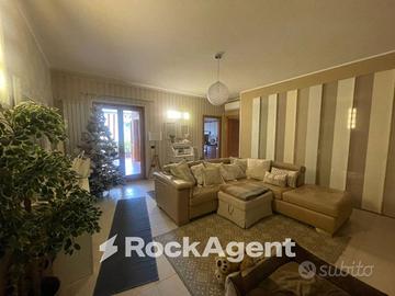 APPARTAMENTO CON BOX AUTO