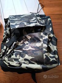 Zaino, cinturone e altro.