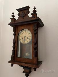 Orologio a pendolo antico