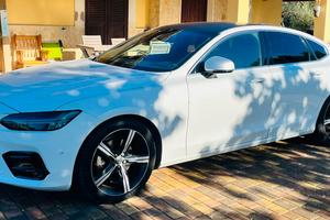 Volvo S90 D4 R-Design