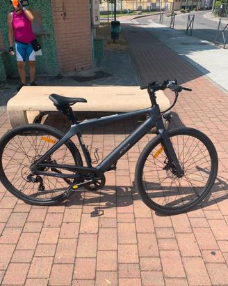 Bici elettrica in carbonio leggerissima