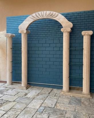 ELEGANTE ARCO IN TRAVERTINO