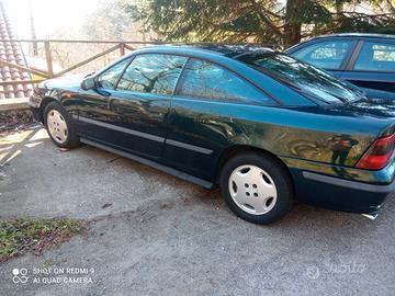 Opel Calibra asi targhe nere