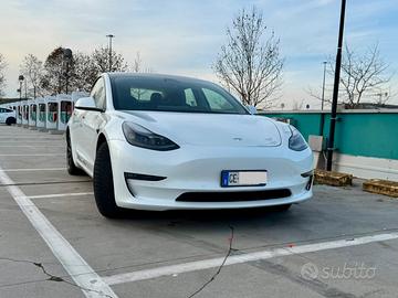 Tesla Model 3 LongRange AWD Autopilot avanzato