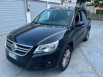 Volkswagen Tiguan 2.0 TDI DPF 4MOTION DSG Sport & 