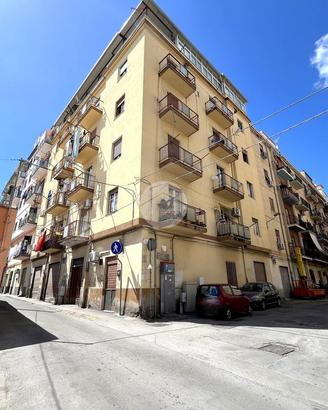 3 LOCALI A PALERMO