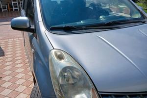 NISSAN NOTE CON GANCIO DI TRAINO 