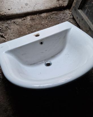 Lavabo Ideal Standard in ceramica