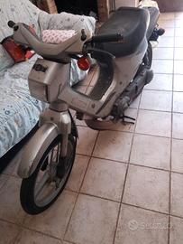 Ciclomotore Honda smembro