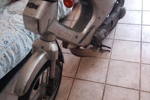 Ciclomotore Honda smembro