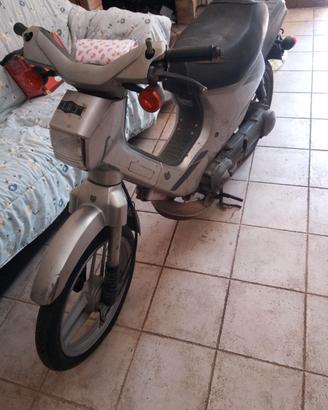 Ciclomotore Honda smembro