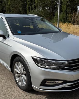Volkswagen Passat Variant 1.6 TDI SCR DSG Business