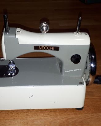 macchina da cucire mini anni 60 - modernariato