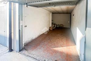 MAGAZZINO A POMPIANO