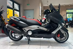 Yamaha T Max BLACK MAX