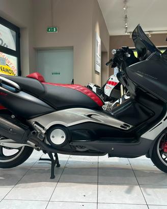 Yamaha T Max BLACK MAX