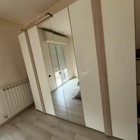 Camera matrimoniale completa con letto contenitore