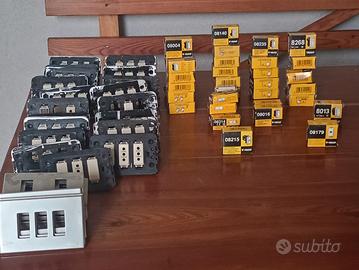 Frutti e placche Vimar 8000