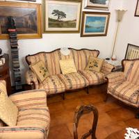 Divano con due poltrone