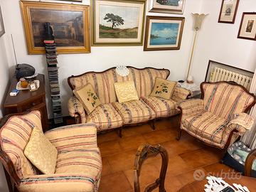 Divano con due poltrone