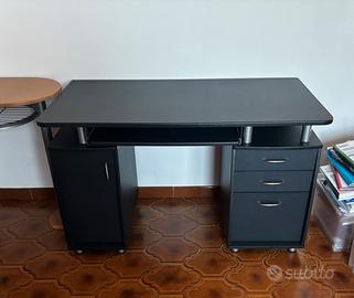 Scrivania nera