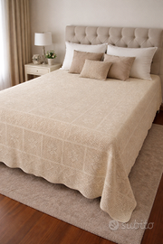 Copriletto matrimoniale fatto a mano all’uncinetto