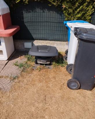 Robot tagliaerba Husqvarna + Soffiatore Stiga SBL 