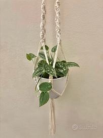 Portavaso appeso in macramè fatto a mano