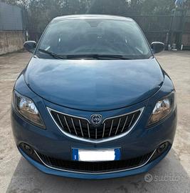 Lancia Ypsilon 1.0 FireFly 5 porte S&S Hybrid Albe
