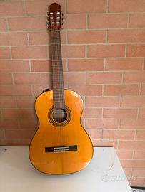 Chitarra classica privada usata pochissimo
