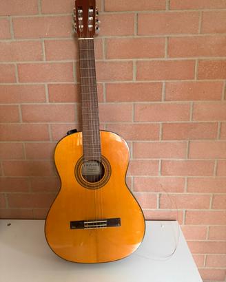 Chitarra classica privada usata pochissimo