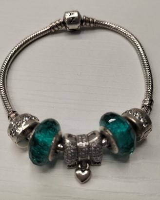 Bracciale con charm Pandora nuovo