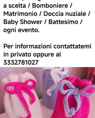 Sacchetti a uncinetto di vari colori portaconfetti
