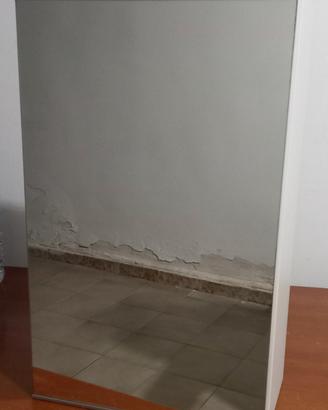 specchio con mensole bagno