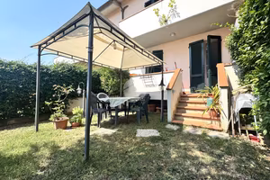 VILLA A SCHIERA A SAN CASCIANO IN VAL DI PESA