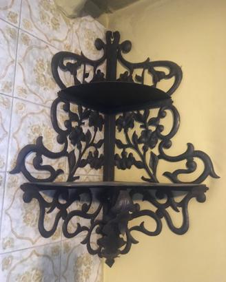 Angoliera originale Liberty in ferro battuto