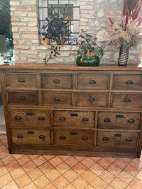 Shedario vintage con cassetti