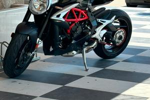 moto MV augusta  800 2016