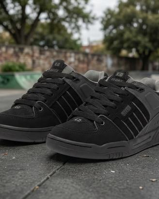 Scarpe GLOBE Skateboarding Taglia XX Nere e Grigie