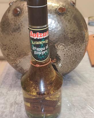 Grappa al Ginepro con scultura interna in legno